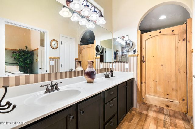 701 W Tiger Place, Green Valley, AZ 85614