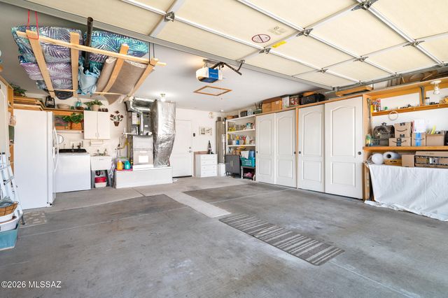 701 W Tiger Place, Green Valley, AZ 85614