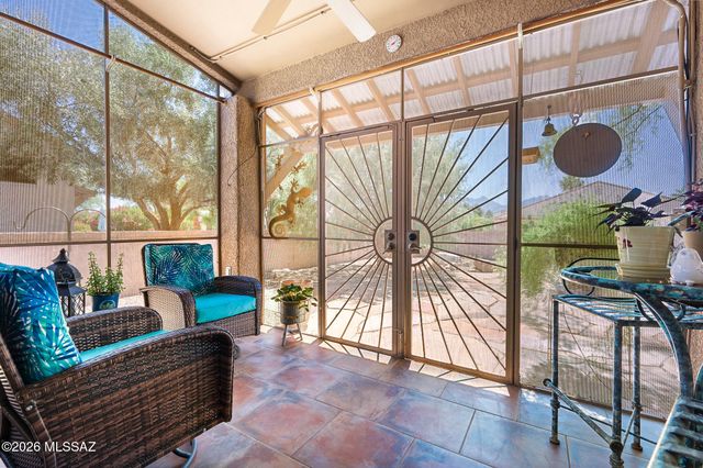 701 W Tiger Place, Green Valley, AZ 85614