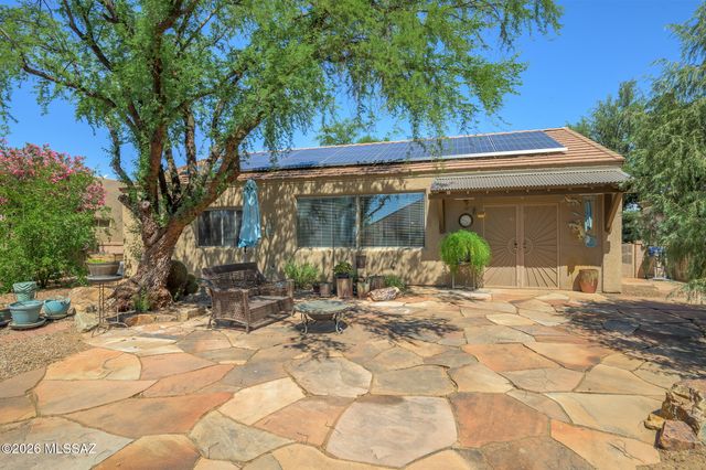 701 W Tiger Place, Green Valley, AZ 85614