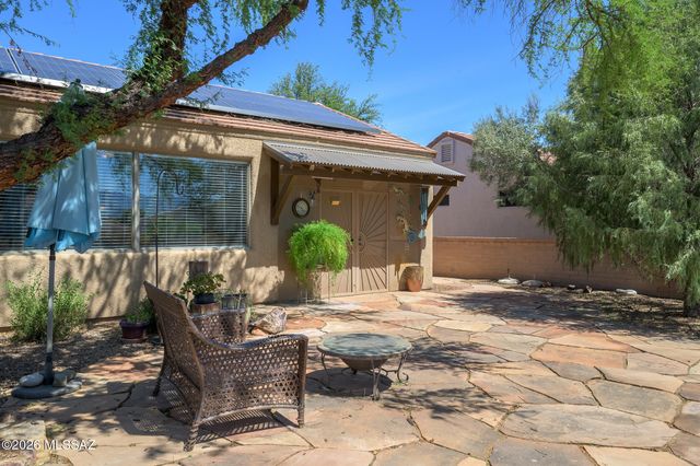 701 W Tiger Place, Green Valley, AZ 85614