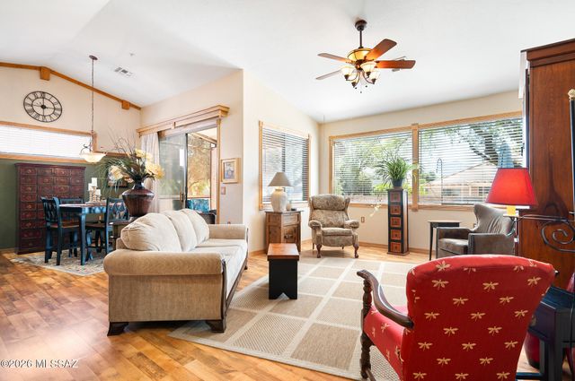 701 W Tiger Place, Green Valley, AZ 85614