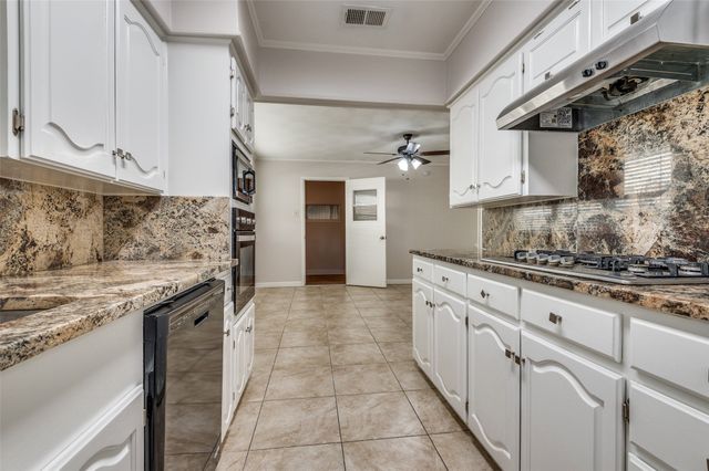 222 Merribrook Trail, Duncanville, TX 75116