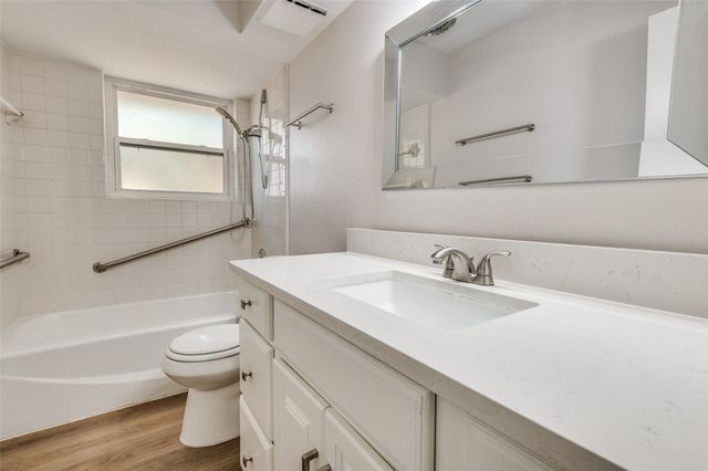 222 Merribrook Trail, Duncanville, TX 75116