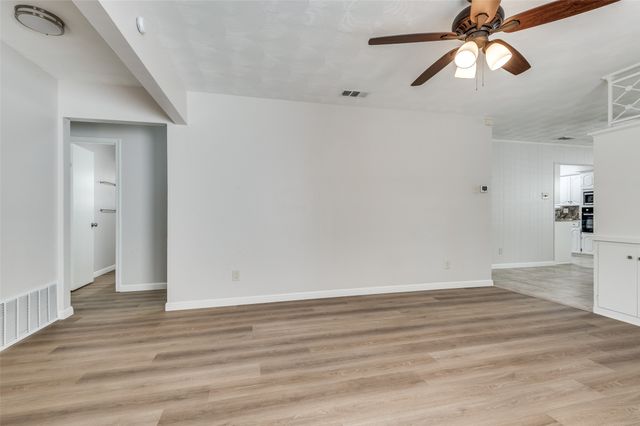 222 Merribrook Trail, Duncanville, TX 75116