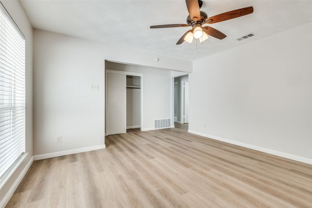 222 Merribrook Trail, Duncanville, TX 75116