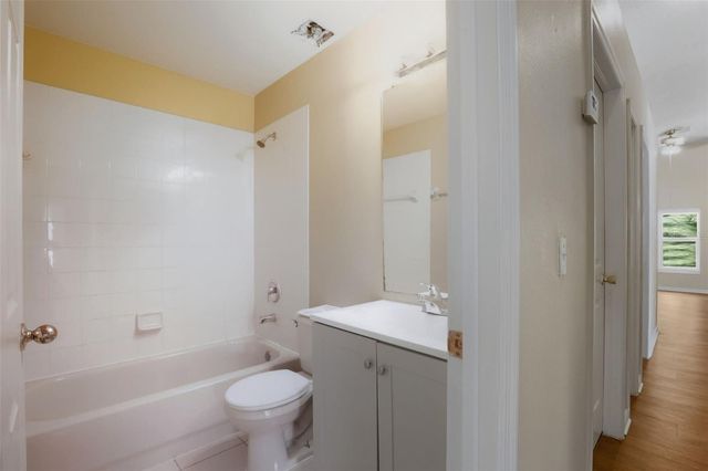 5611 BROOKDALE WAY, Tampa, FL 33625