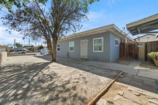 16822 Tracy, Victorville, CA 92395