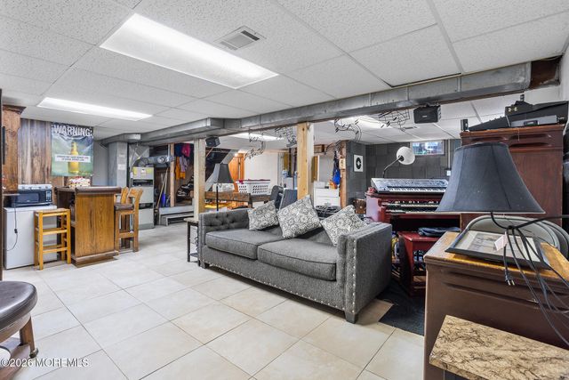 7 Chambers Road, Millstone, NJ 08510