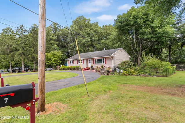 7 Chambers Road, Millstone, NJ 08510