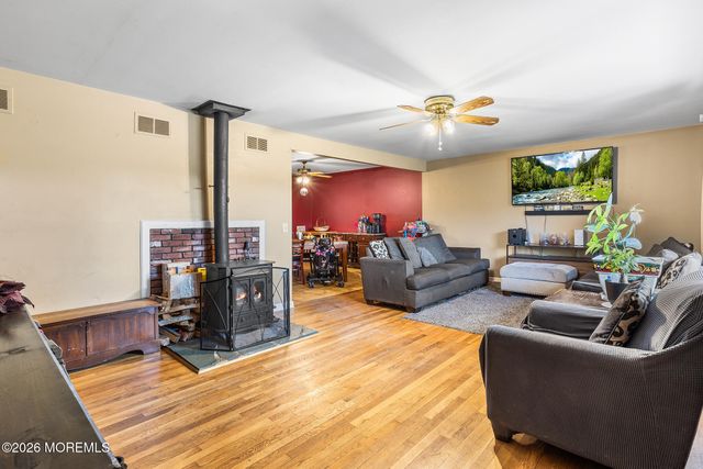 7 Chambers Road, Millstone, NJ 08510