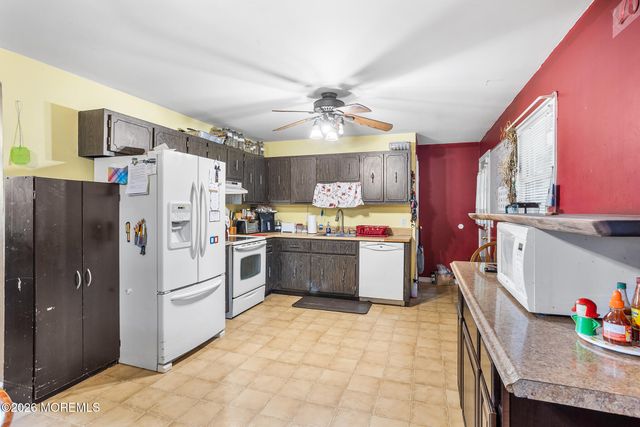 7 Chambers Road, Millstone, NJ 08510