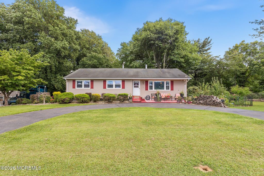7 Chambers Road, Millstone, NJ 08510