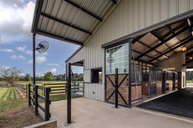 24118 Margerstadt Road, Hockley, TX 77447