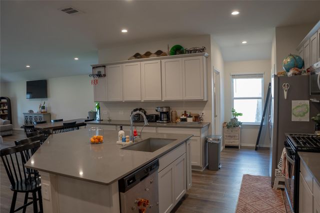 1008 Llano Trail, Dayton, TX 77535