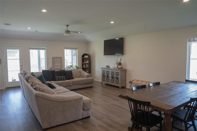 1008 Llano Trail, Dayton, TX 77535