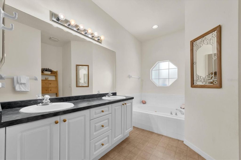 Image 20 of property listing at 5008 25TH STREET E, Bradenton, FL 34203