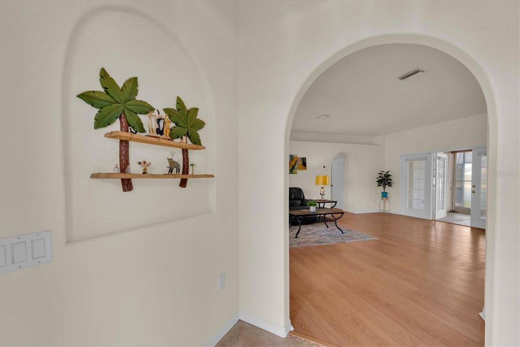 Image 36 of property listing at 5008 25TH STREET E, Bradenton, FL 34203