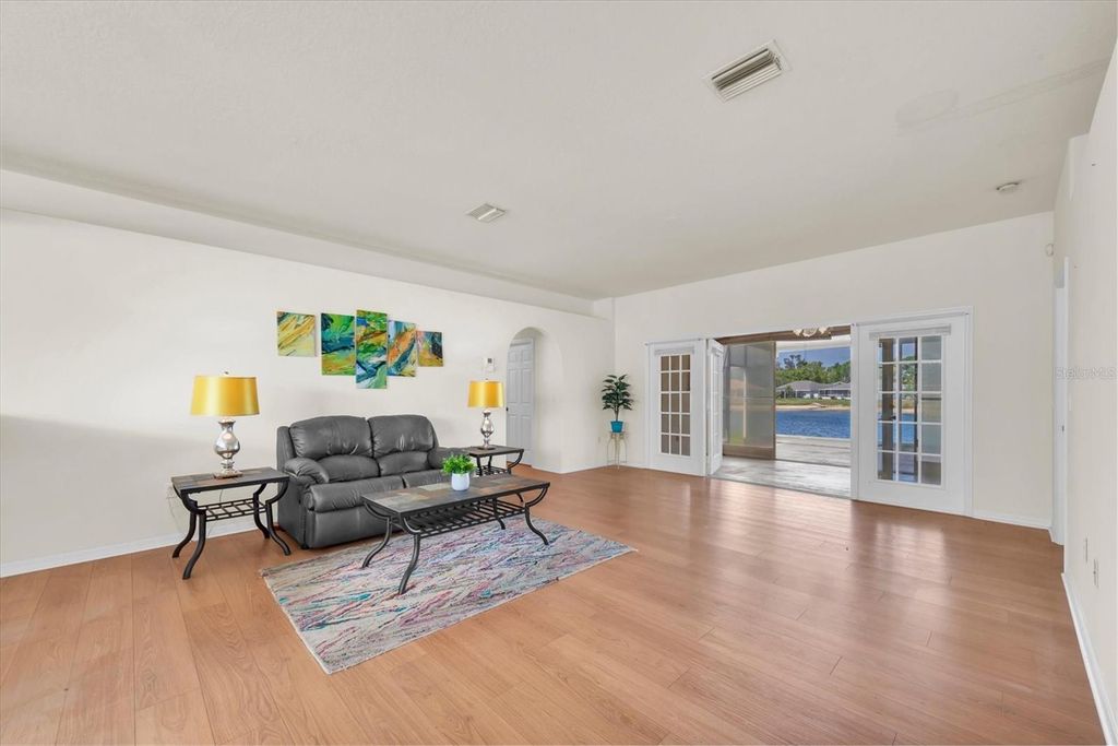 Image 38 of property listing at 5008 25TH STREET E, Bradenton, FL 34203