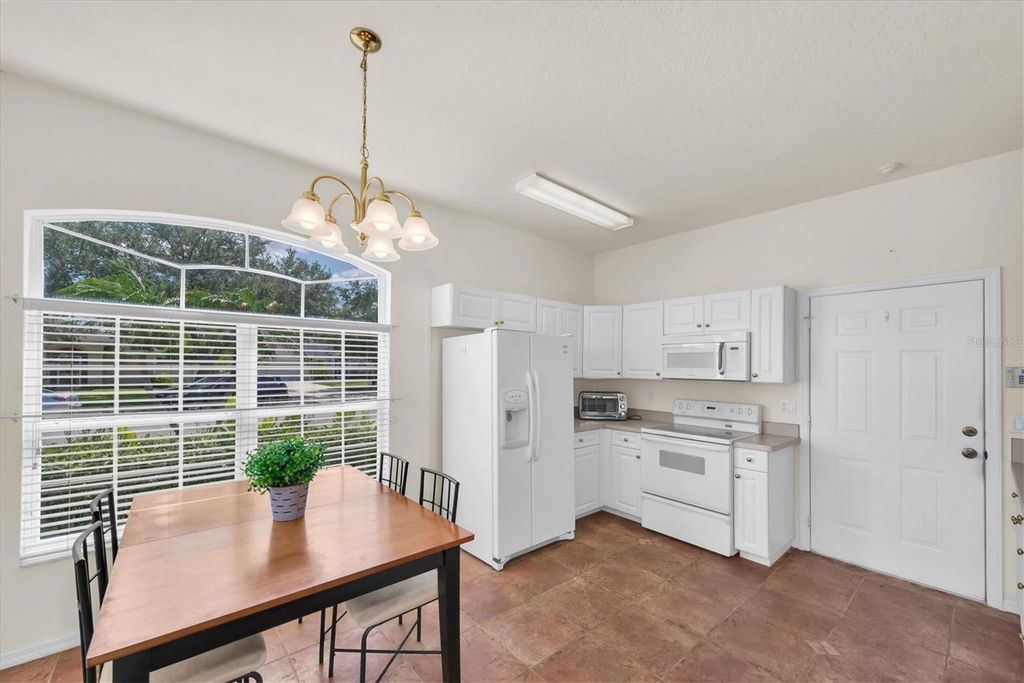 Image 5 of property listing at 5008 25TH STREET E, Bradenton, FL 34203