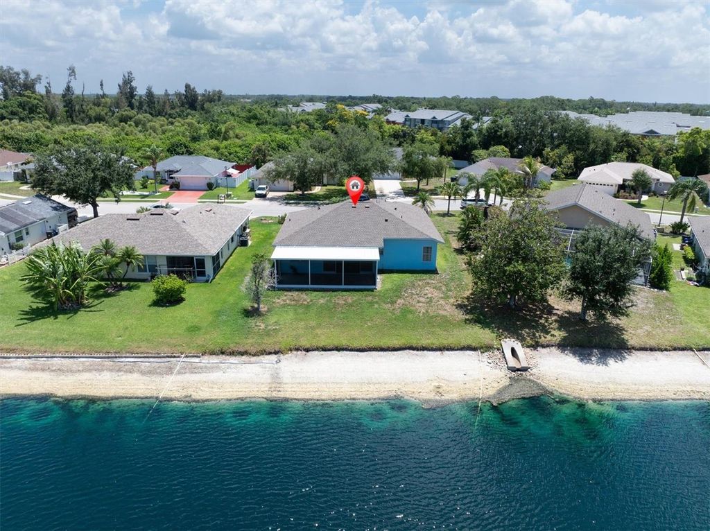 Image 8 of property listing at 5008 25TH STREET E, Bradenton, FL 34203
