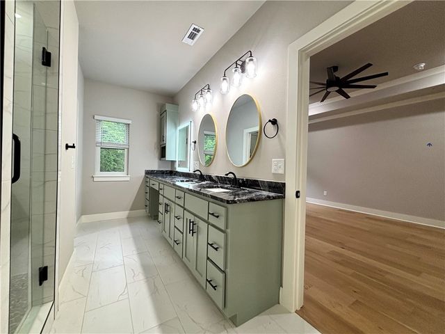 12116 Robinwood Drive, Rogers, AR 72756