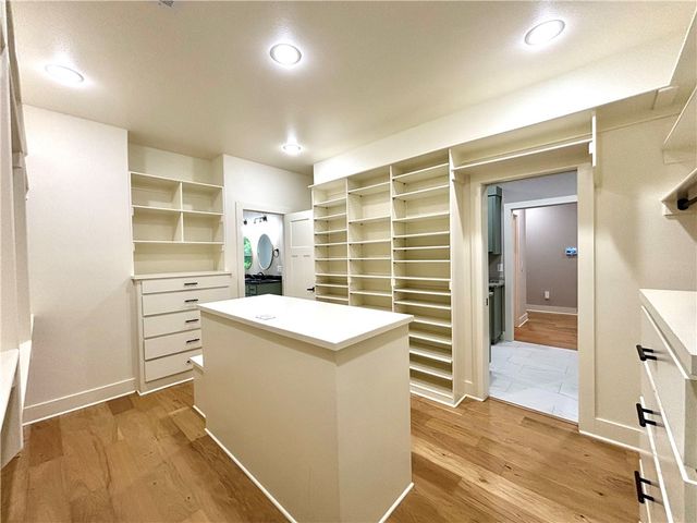12116 Robinwood Drive, Rogers, AR 72756