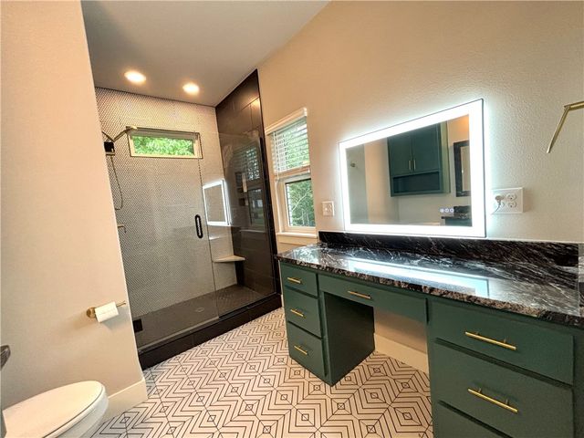 12116 Robinwood Drive, Rogers, AR 72756