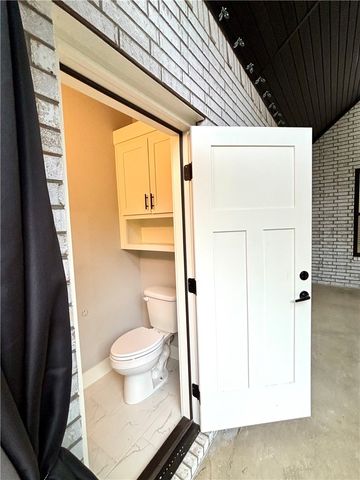 12116 Robinwood Drive, Rogers, AR 72756
