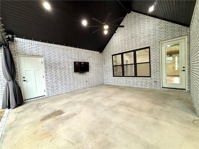 12116 Robinwood Drive, Rogers, AR 72756