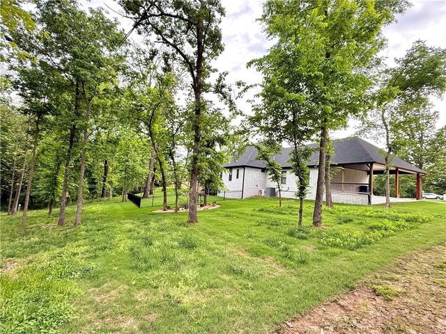 12116 Robinwood Drive, Rogers, AR 72756