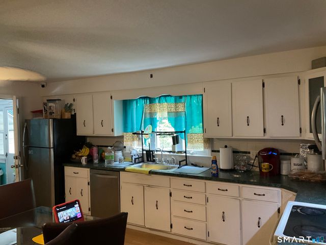 96 Allencrest Drive, Stratford, CT 06614
