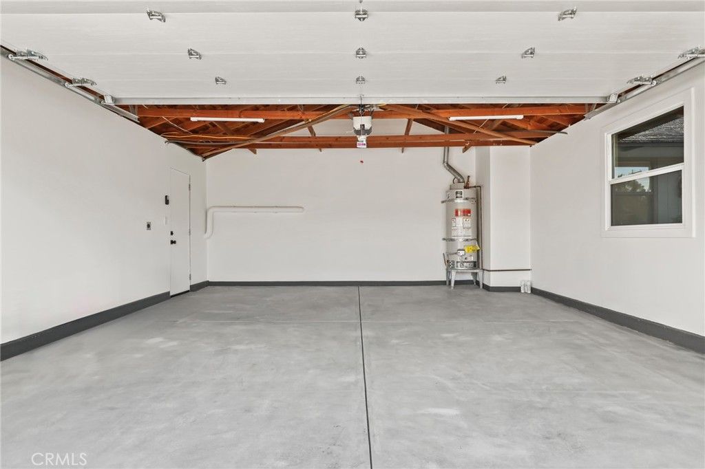 Image 36 of property listing at 23856 Aetna, Woodland Hills, CA 91367