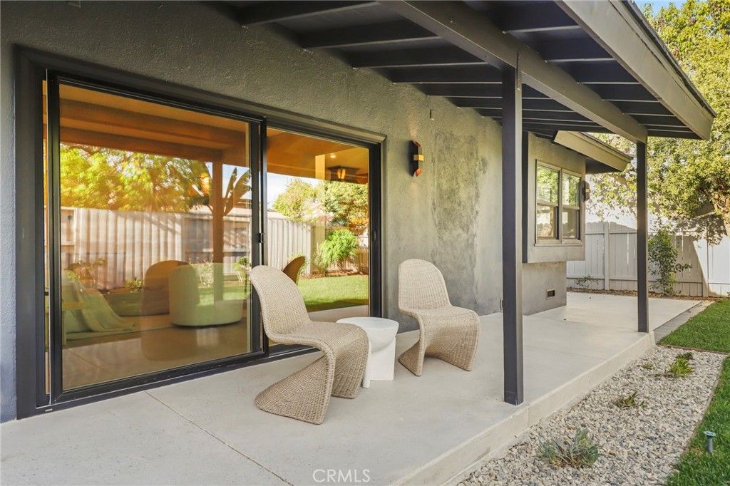 Image 37 of property listing at 23856 Aetna, Woodland Hills, CA 91367