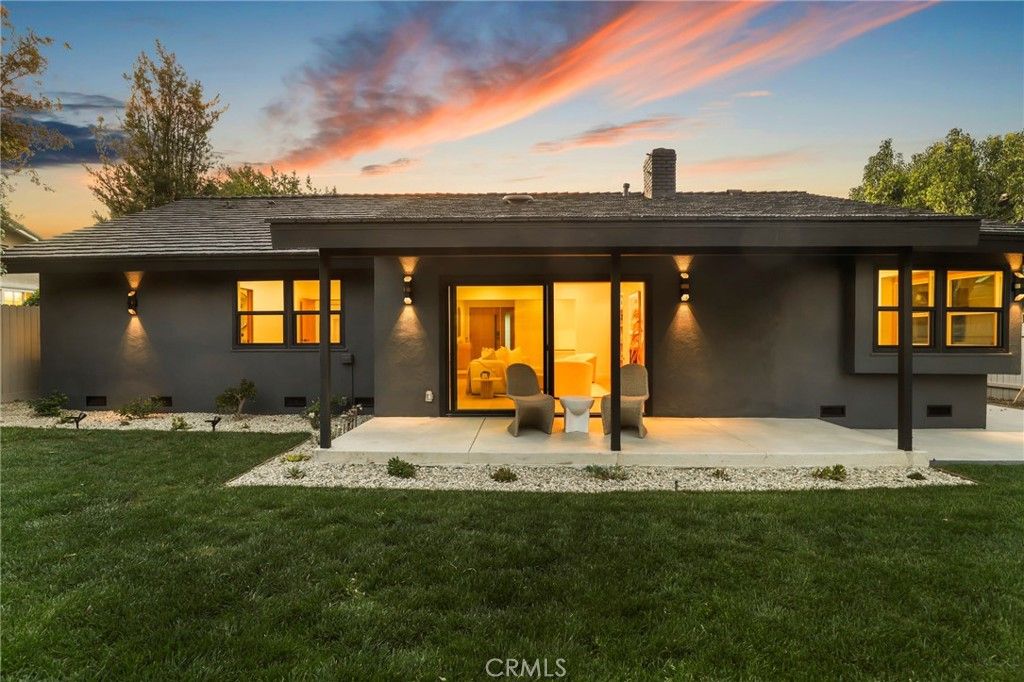 Image 40 of property listing at 23856 Aetna, Woodland Hills, CA 91367