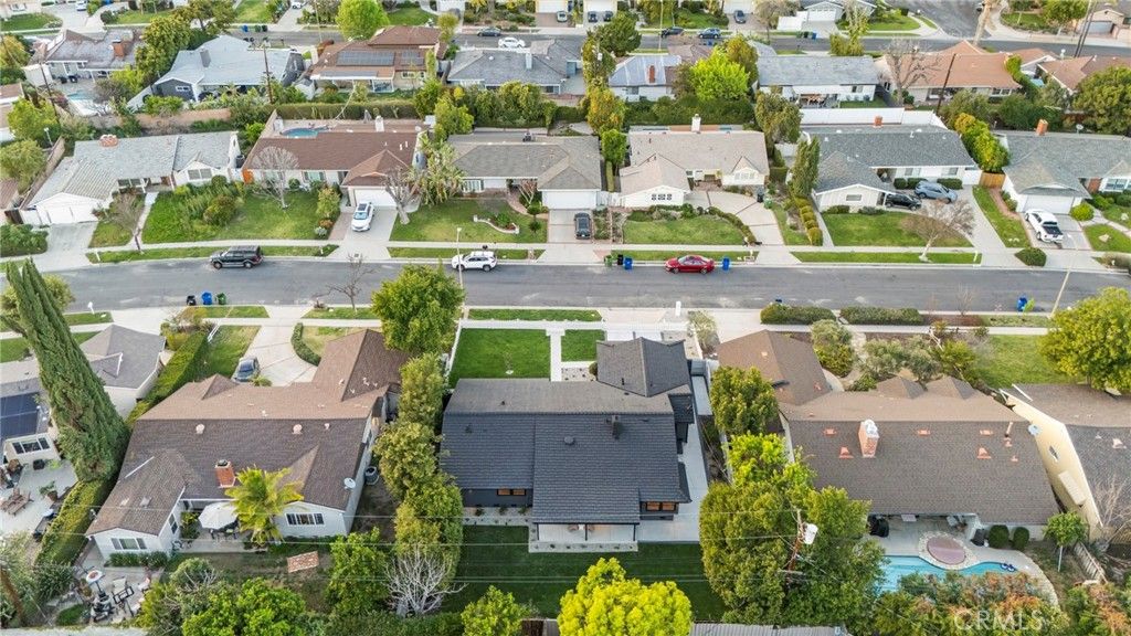 Image 46 of property listing at 23856 Aetna, Woodland Hills, CA 91367