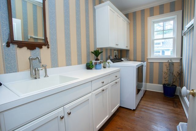 3 Ridgebury Road, Simsbury, CT 06070
