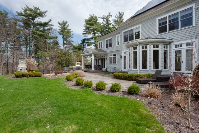 3 Ridgebury Road, Simsbury, CT 06070