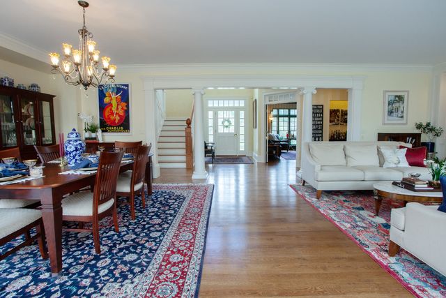3 Ridgebury Road, Simsbury, CT 06070