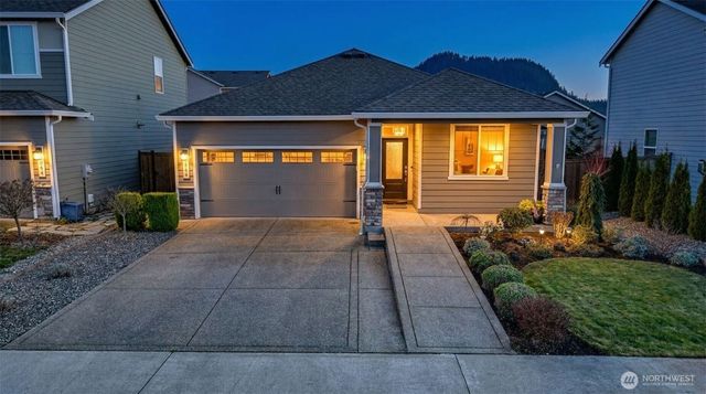 864 Sigrist Drive E, Enumclaw, WA 98022