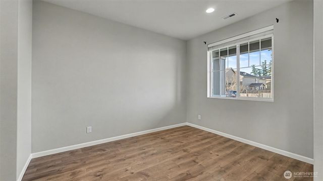 864 Sigrist Drive E, Enumclaw, WA 98022