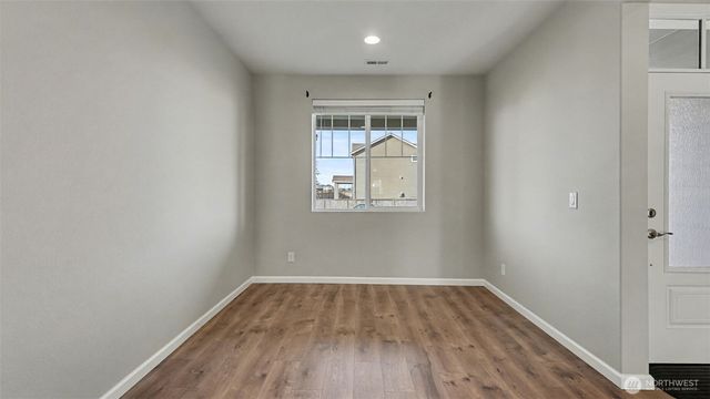 864 Sigrist Drive E, Enumclaw, WA 98022