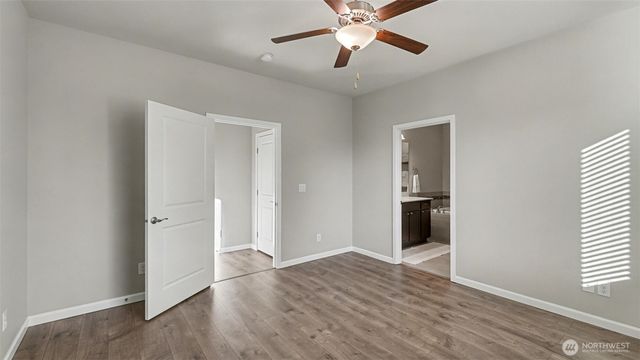 864 Sigrist Drive E, Enumclaw, WA 98022