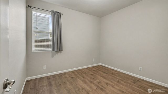 864 Sigrist Drive E, Enumclaw, WA 98022