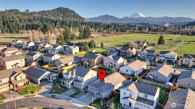 864 Sigrist Drive E, Enumclaw, WA 98022