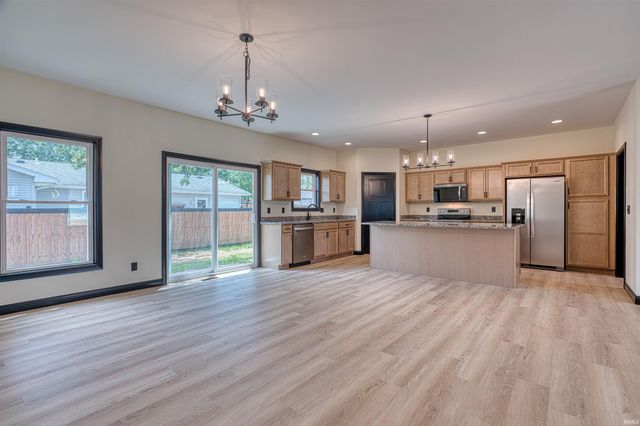 310 SUNSET Drive, Mount Vernon, IN 47620