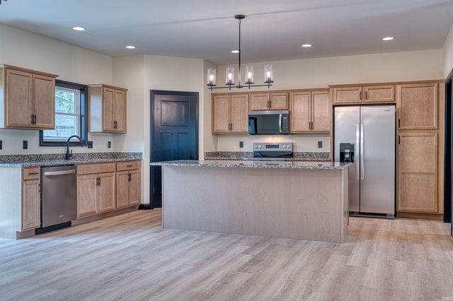 310 SUNSET Drive, Mount Vernon, IN 47620
