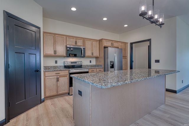 310 SUNSET Drive, Mount Vernon, IN 47620