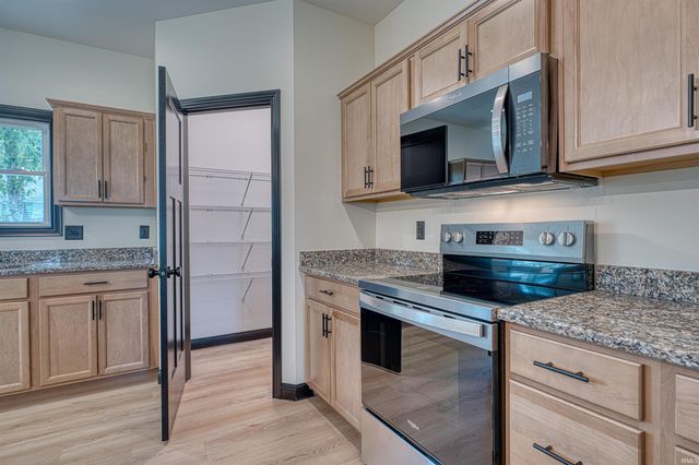 310 SUNSET Drive, Mount Vernon, IN 47620