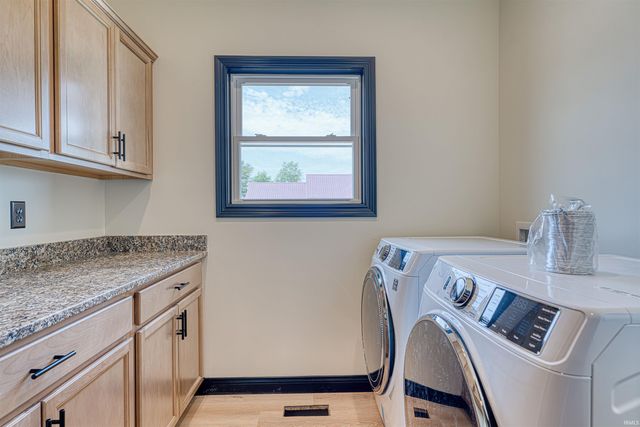 310 SUNSET Drive, Mount Vernon, IN 47620